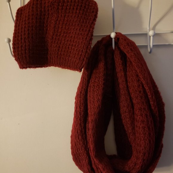 Garage clothing hat & scarf set - Picture 1 of 1